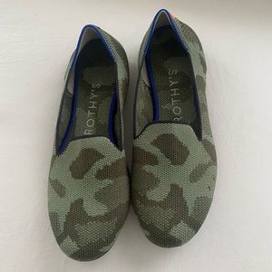 Rothys Olive Green Camo Round Toe Flat Loafer Size 6